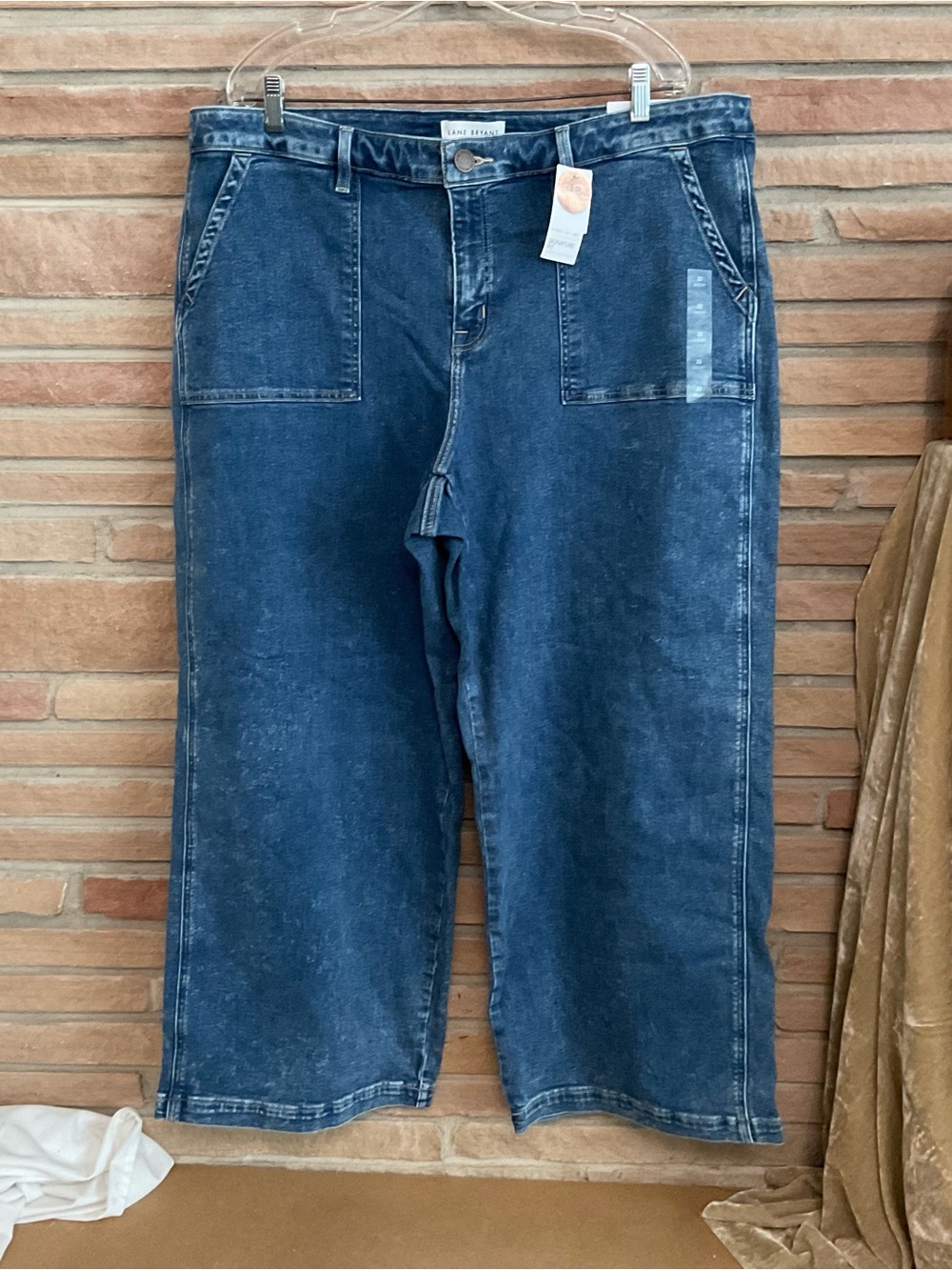 NWT Lane Bryant Signature Fit Wide Leg Mid Rise Size 22 Short